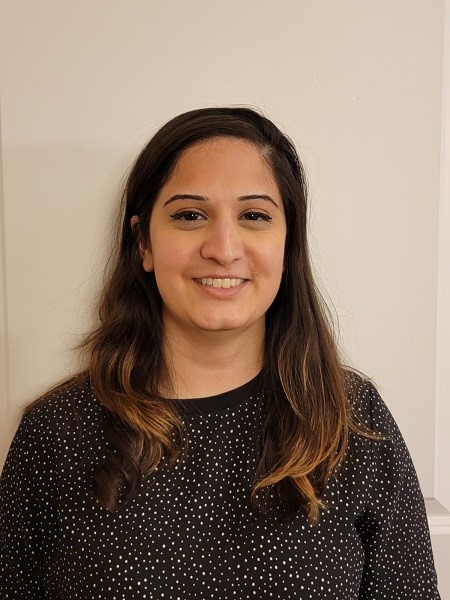 Sarah Khan Headshot Photo